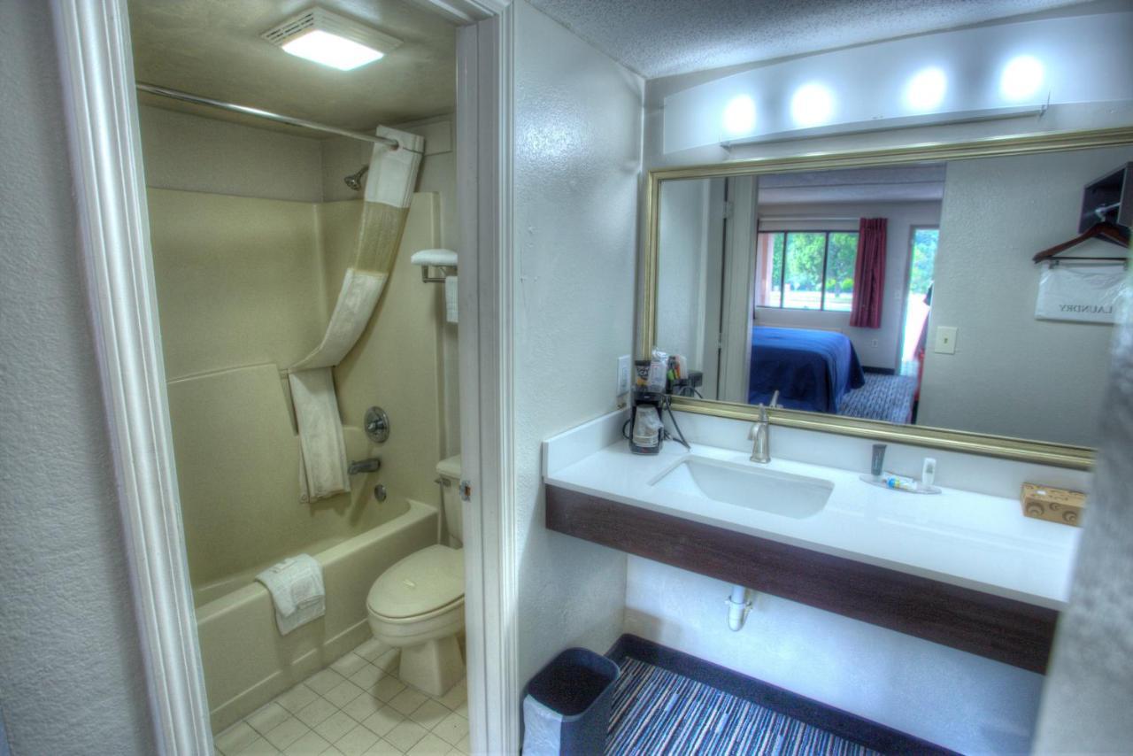Budgetel Inn And Suites Plus Хелен Экстерьер фото