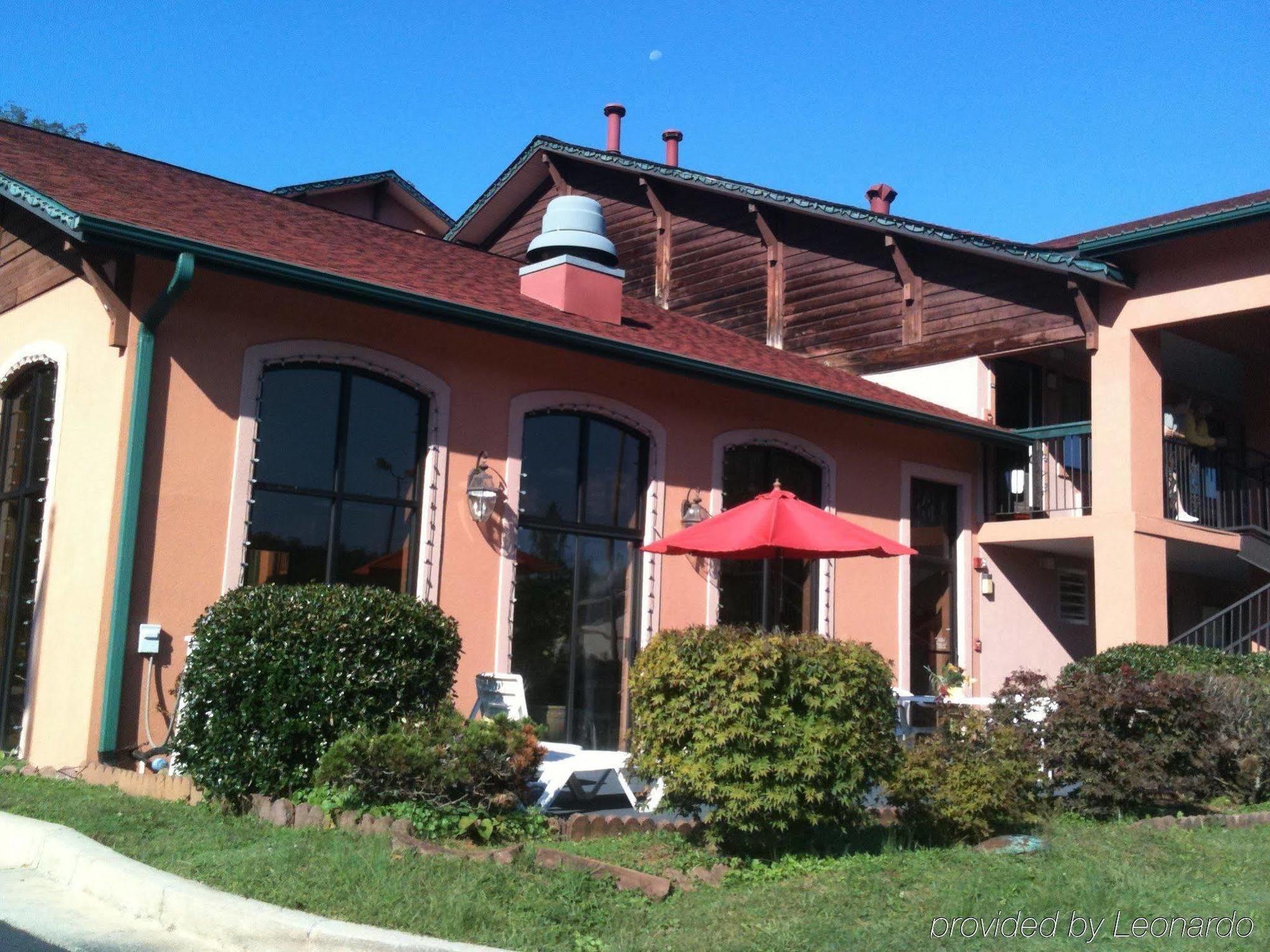 Budgetel Inn And Suites Plus Хелен Ресторан фото